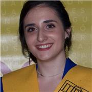 Educadora social con habilidades en dar apoyo escolar, comprometida con la labor